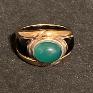 11.9 gram 14 kyg & Sterling Jade & Onyx Ring